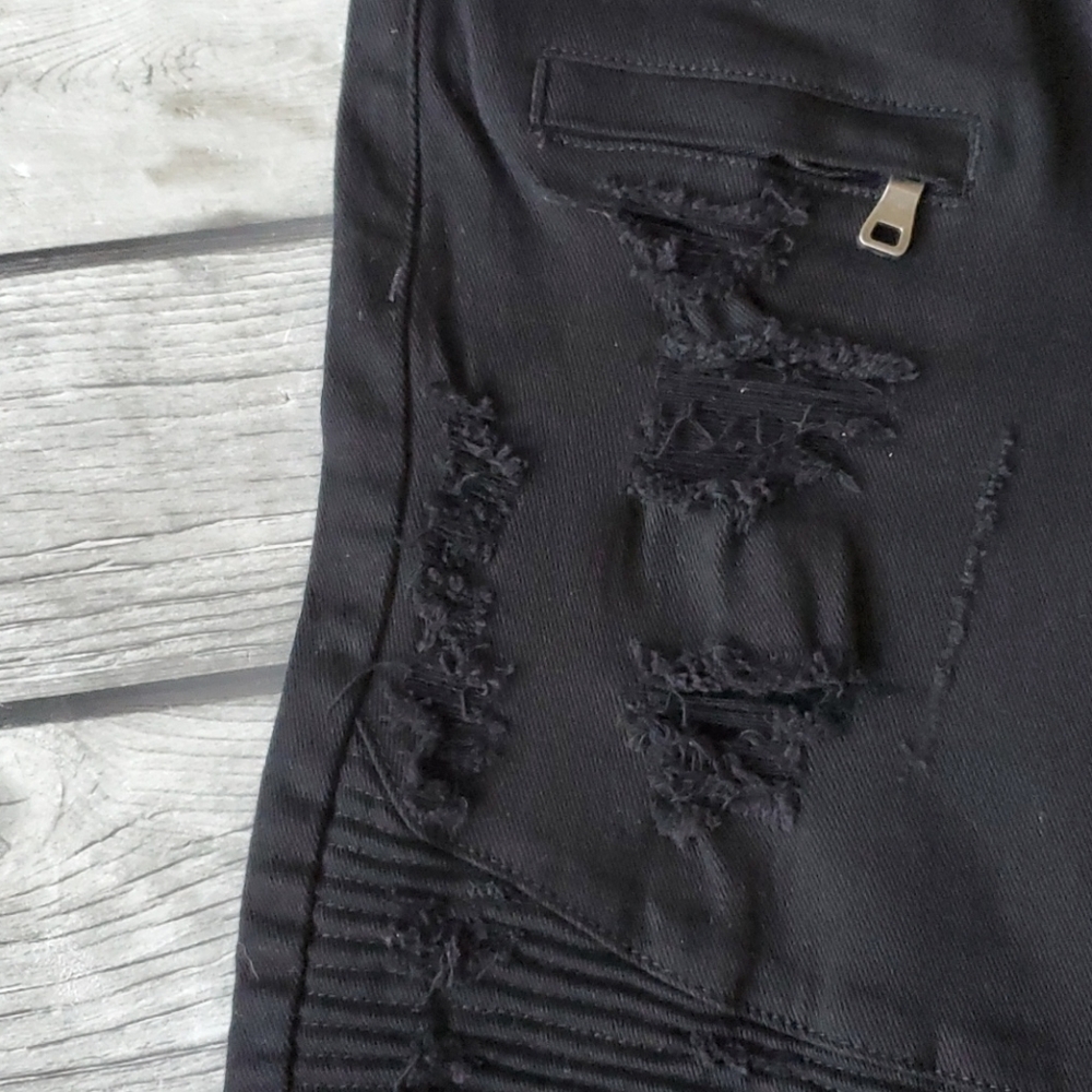 Rue 21 Black Distressed Bermuda Jean Shorts Sz 26 - Picture 3 of 6